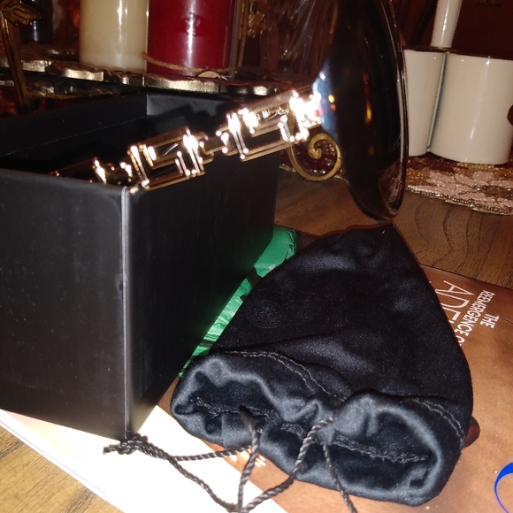 Versace Greca Sunglasses with Chain - Picture 2 of 11